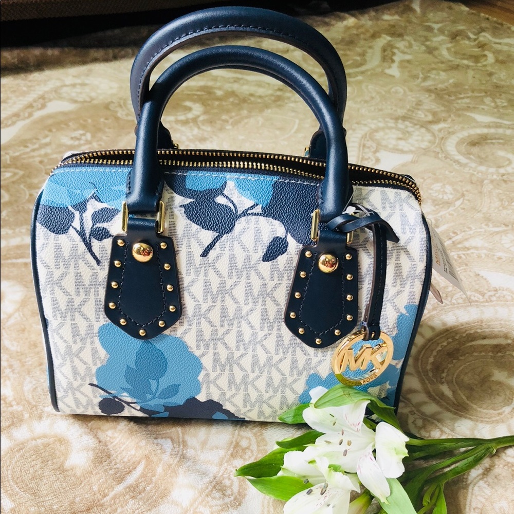 Michael Kors ARIA purse